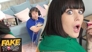 Tréfás arcba spriccelés anál creampie előtt