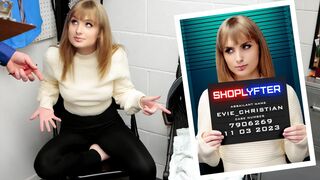 Evie bolti lopásért seggbehúzva büntetve