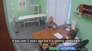 Orvos átverés vékony szőke punciját baszásra készen