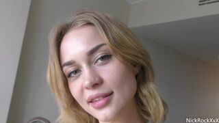 Loren Strawberry szűk tini lyukát hotelben anal kacérsággal hódítja meg