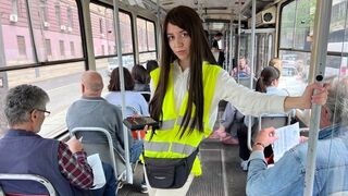 Buszos csaj életfordító kalandja: megdugja a kívánatos utast