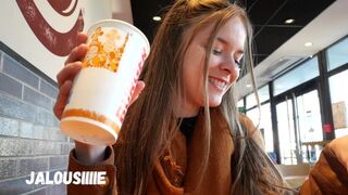 48 óra velem! A Burger King pincérnő elcsábít egy forró vadászattal! - 8. rész - vlog