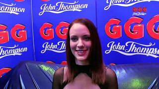 Vörös Viktoria Goo casting lány hatalmas cicikkel brutálisan megdöngetve a stúdióban