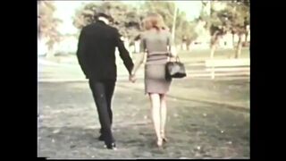 John Holmes lüktető farkával repked a szőrös pinák között a Csodaországban – teljes retro film