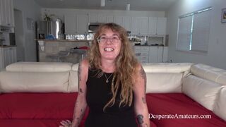 Kétségbeesett Amatőrök Stílusa: Babz, Scarlet és Bridgett Nedves Milf Lyukait Durván Kidolgozzák a Desperate Amateurs Csatornán